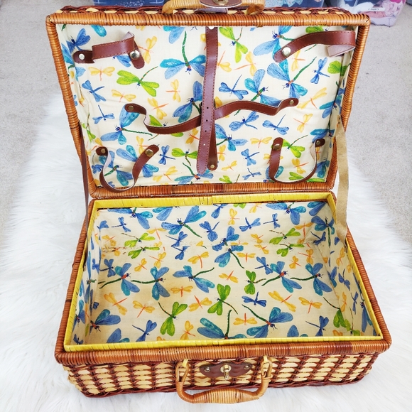 Vintage Wicker Rattan Picnic Basket with Dragonflies